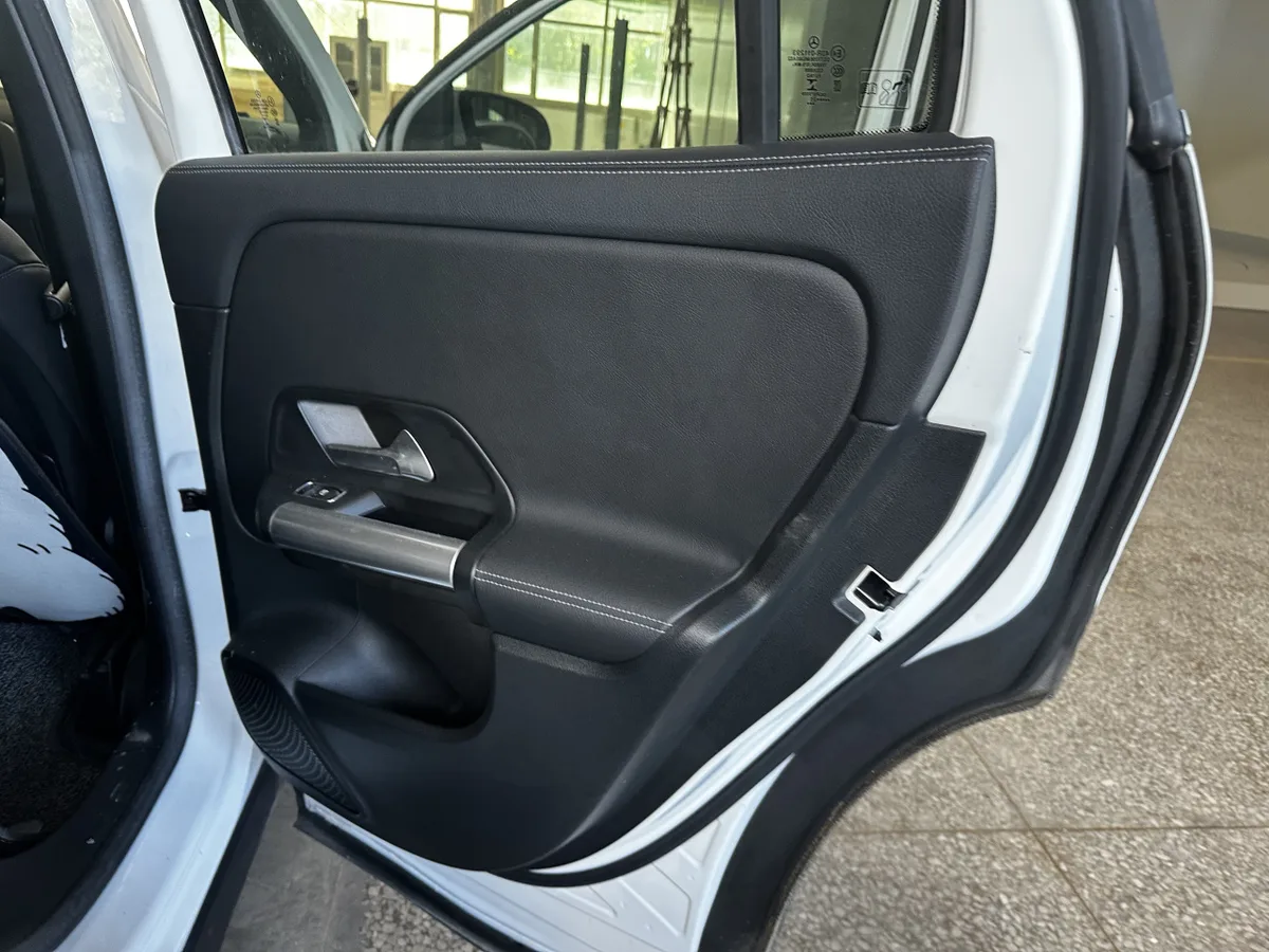 Mercedes-Benz GLA 2021 года, снимок 21