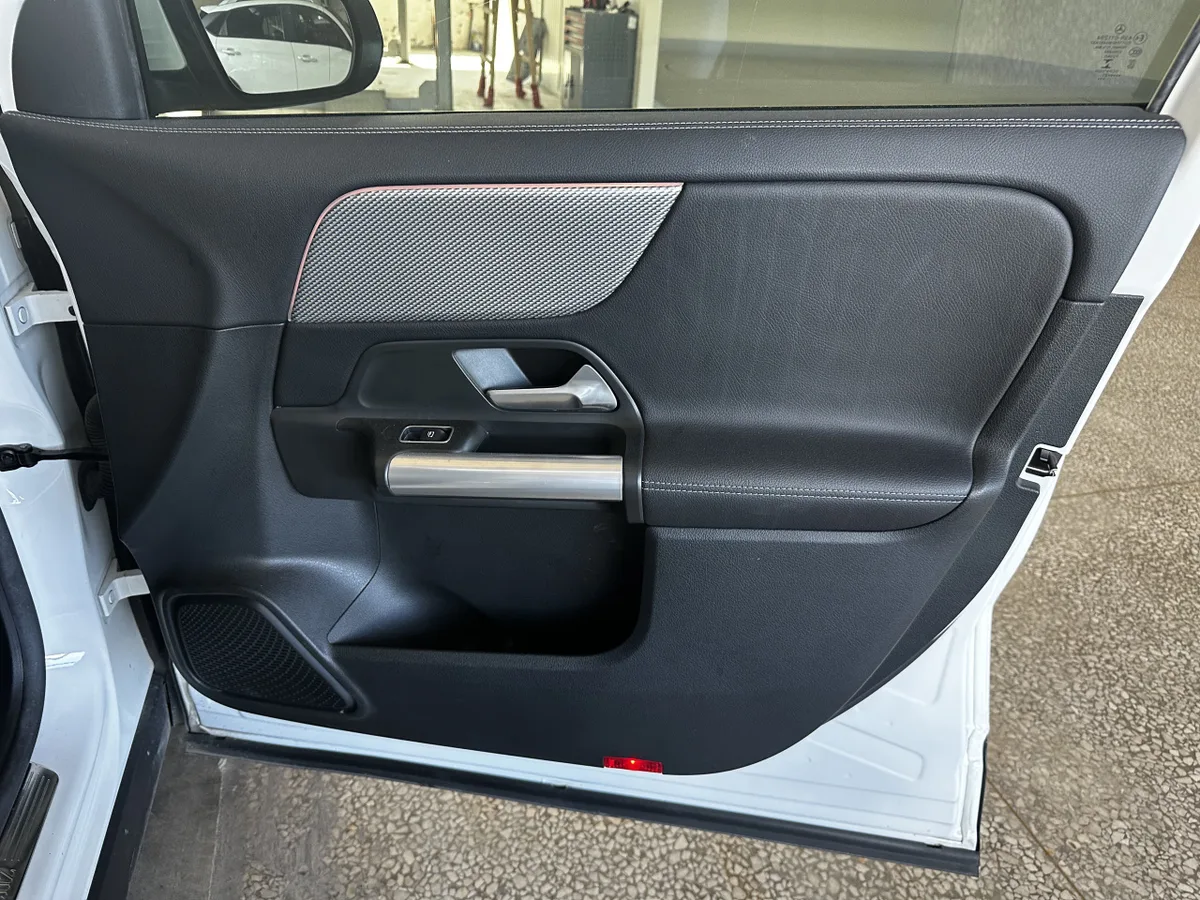 Mercedes-Benz GLA 2021 года, снимок 25