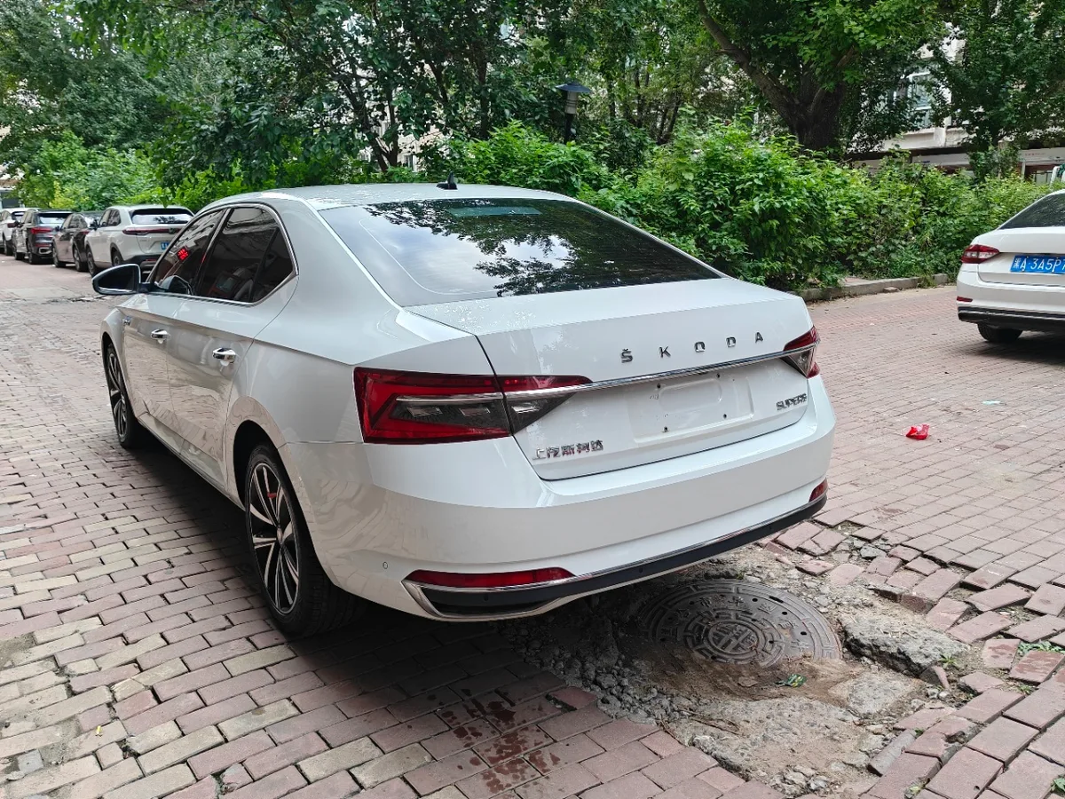 Skoda Superb 2024 года, снимок 4