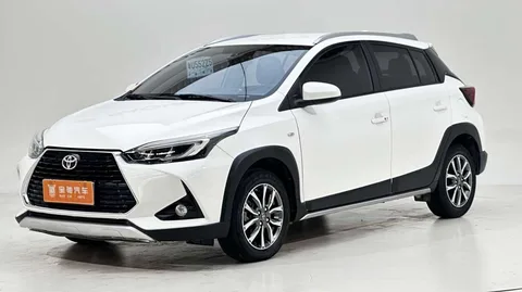 Toyota Yaris L 2022 года