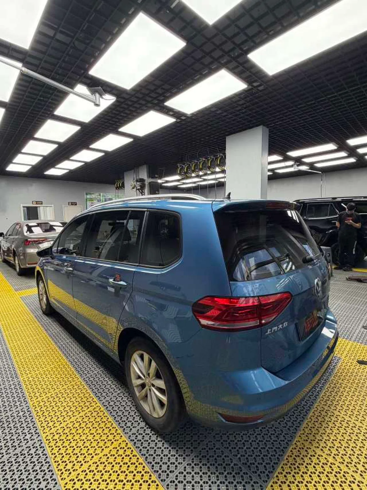 Volkswagen Touran 2018 года, снимок 4