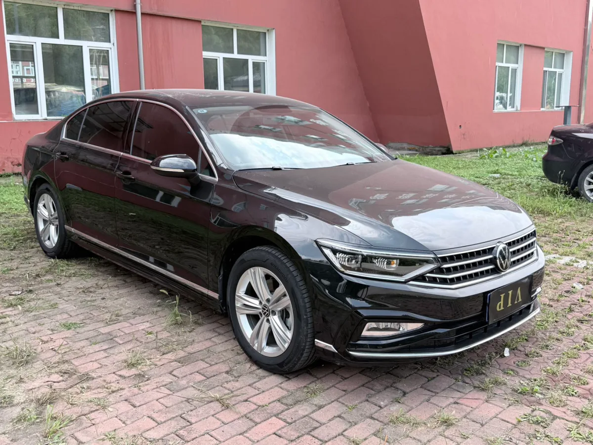 Volkswagen Magotan 2023 года, снимок 3