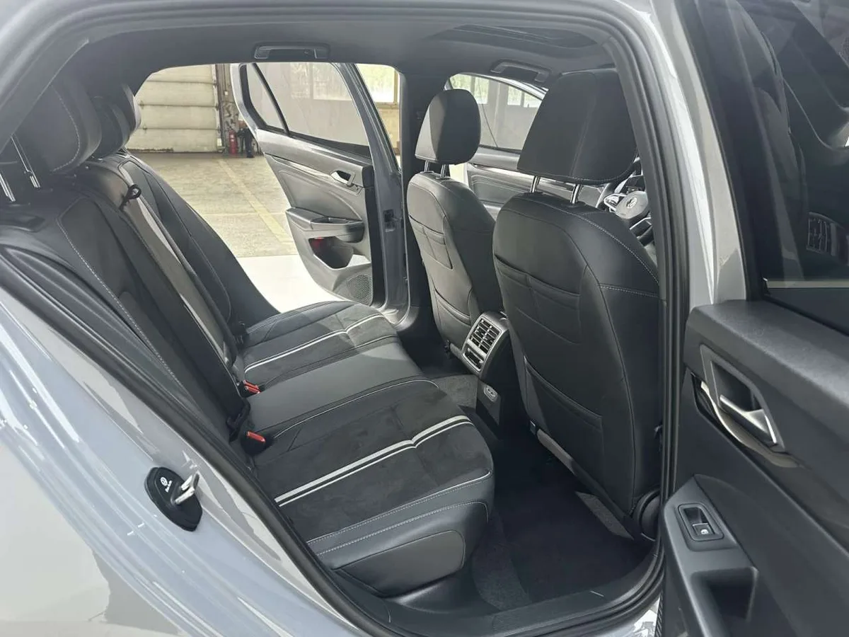 Volkswagen Golf 2022 года, снимок 16