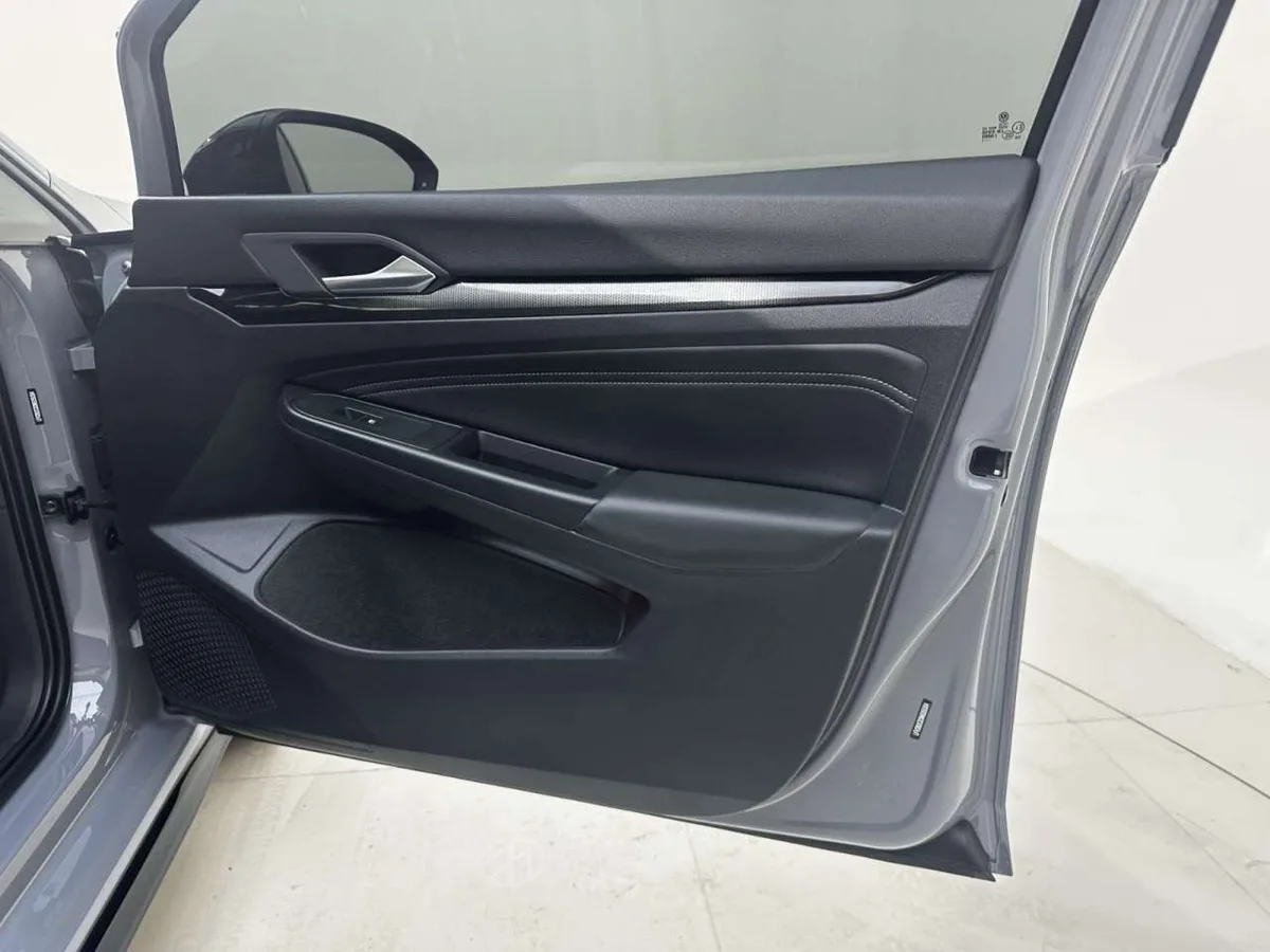 Volkswagen Golf 2022 года, снимок 23