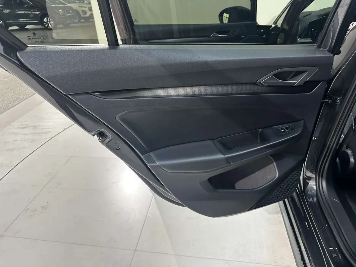 Volkswagen Golf 2022 года, снимок 16