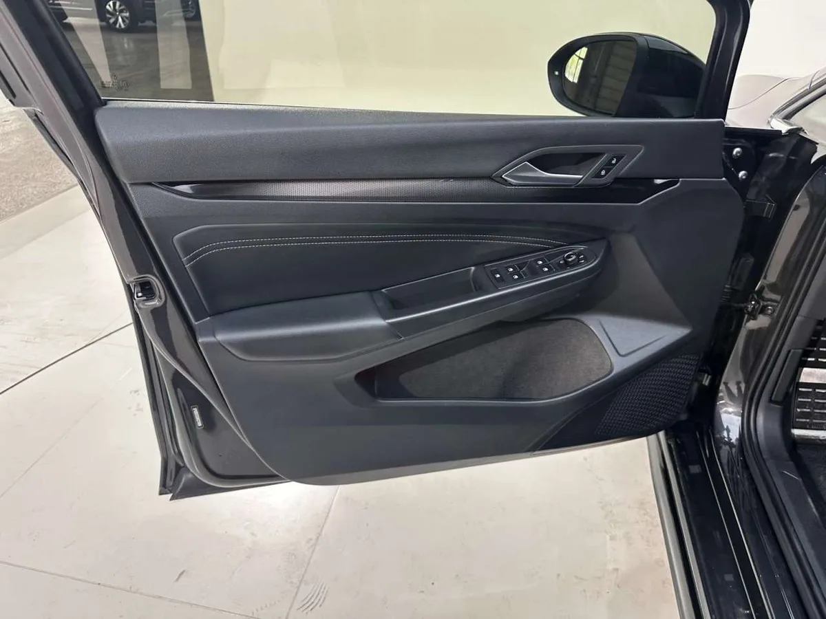 Volkswagen Golf 2022 года, снимок 27
