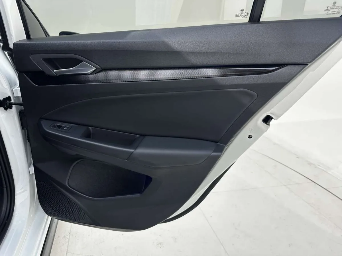 Volkswagen Golf 2022 года, снимок 11