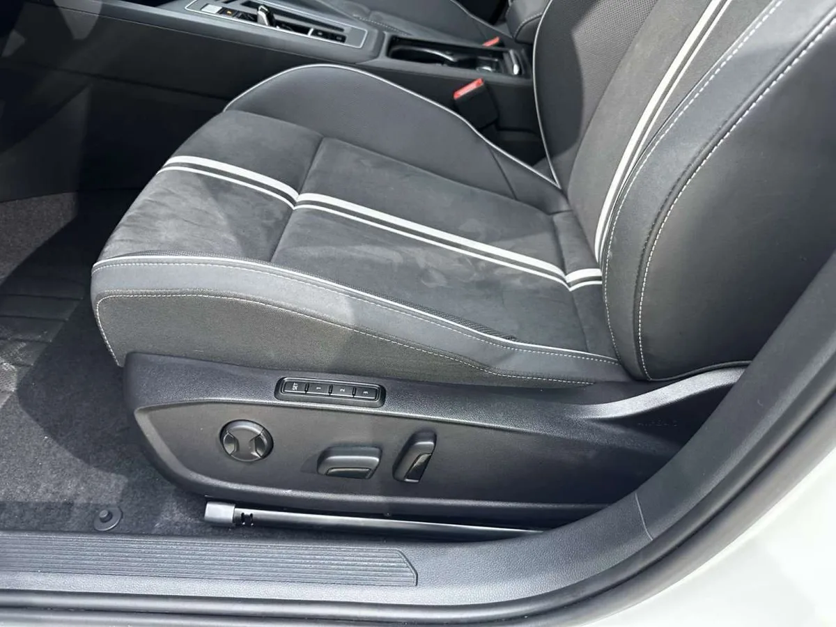 Volkswagen Golf 2022 года, снимок 17