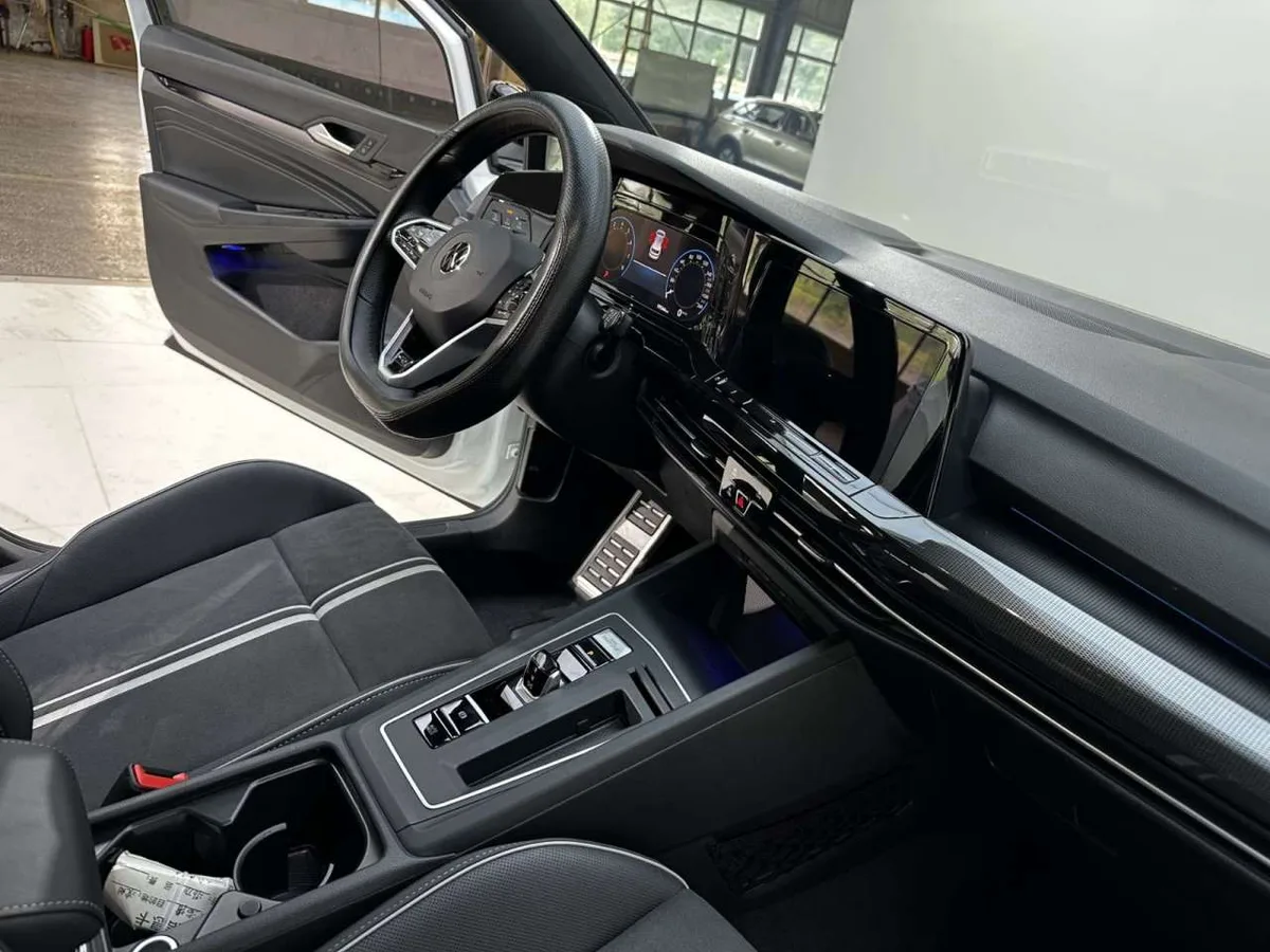 Volkswagen Golf 2022 года, снимок 23