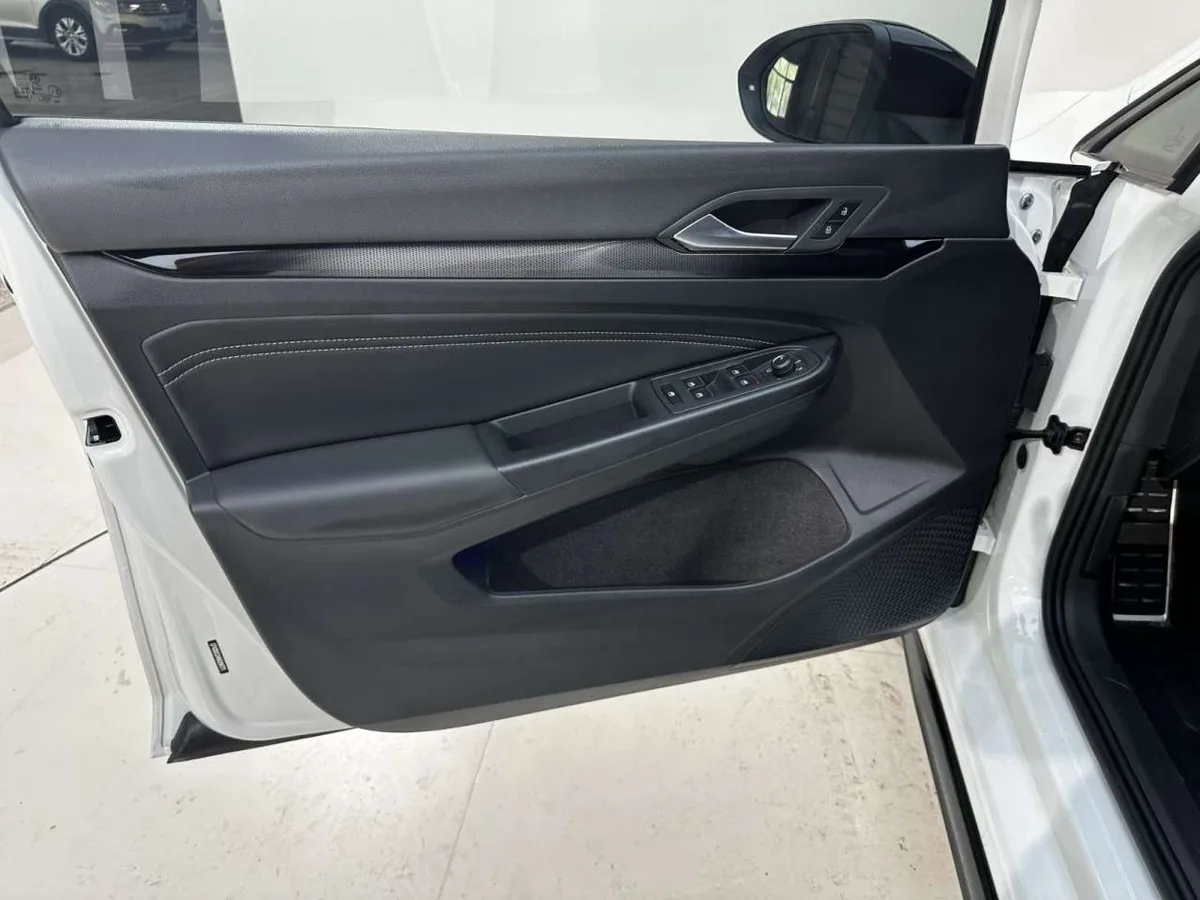 Volkswagen Golf 2022 года, снимок 25