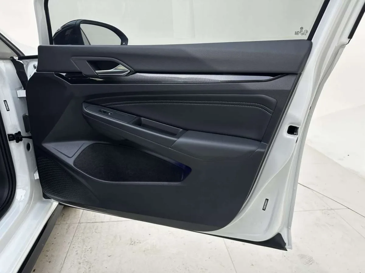 Volkswagen Golf 2022 года, снимок 28