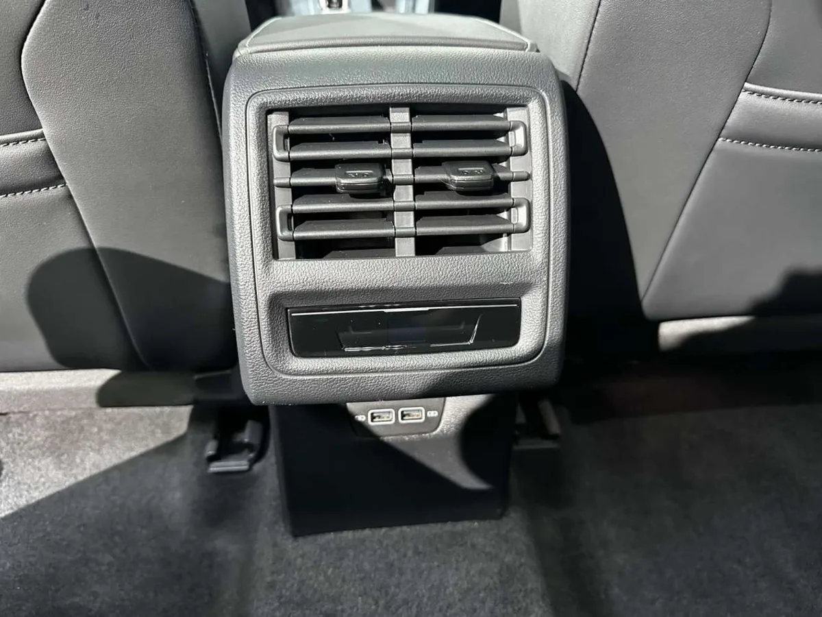 Volkswagen Golf 2022 года, снимок 32