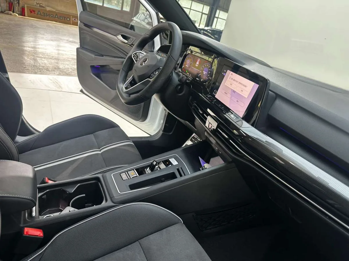 Volkswagen Golf 2022 года, снимок 10