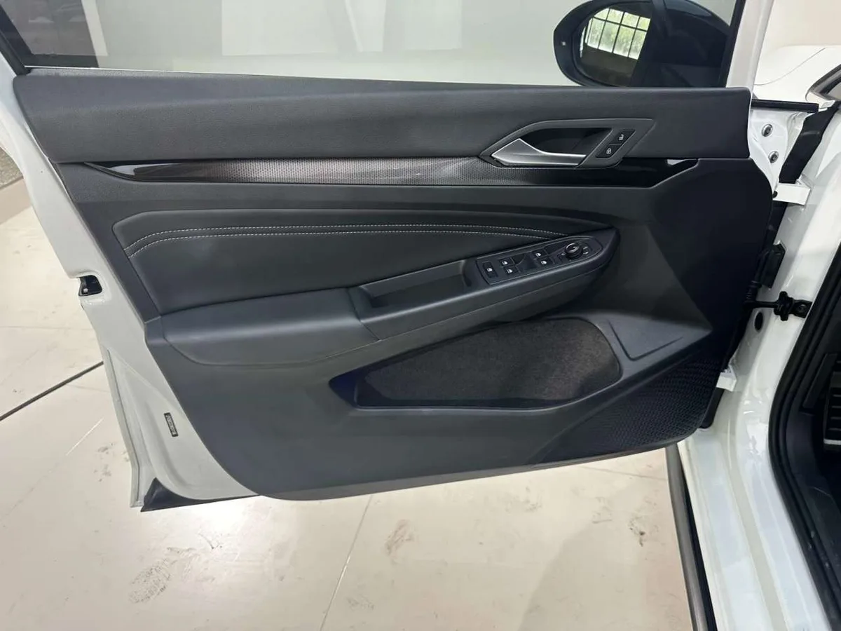 Volkswagen Golf 2022 года, снимок 13