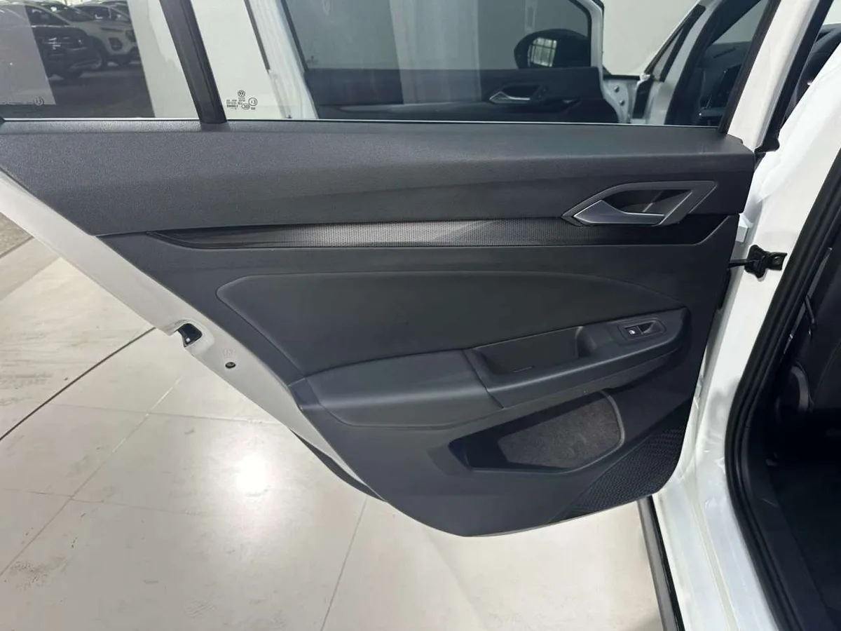 Volkswagen Golf 2022 года, снимок 27