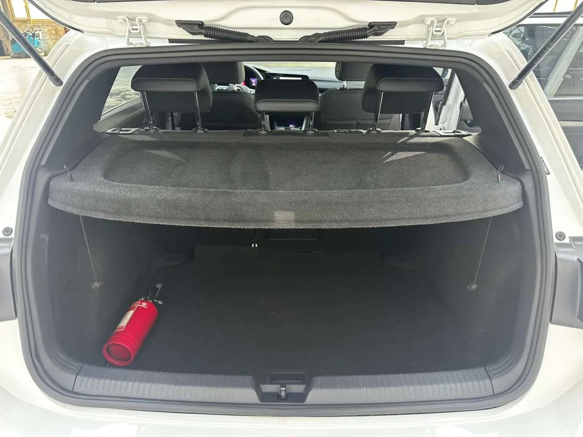 Volkswagen Golf 2022 года, снимок 31