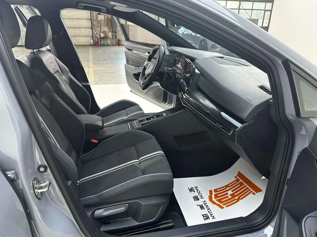 Volkswagen Golf 2022 года, снимок 11