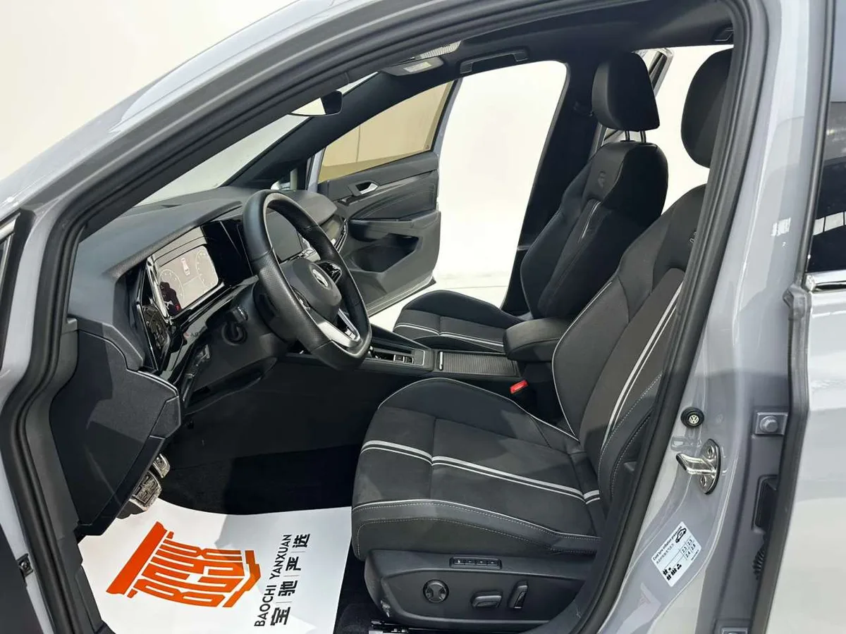 Volkswagen Golf 2022 года, снимок 13