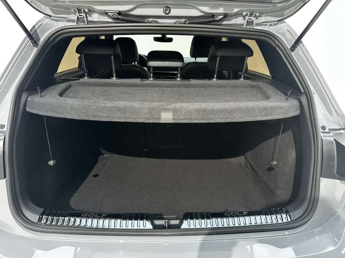 Volkswagen Golf 2022 года, снимок 15