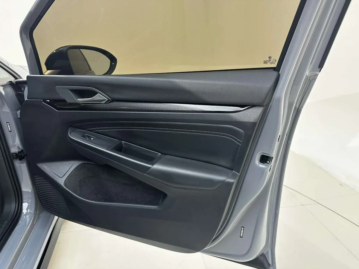 Volkswagen Golf 2022 года, снимок 16