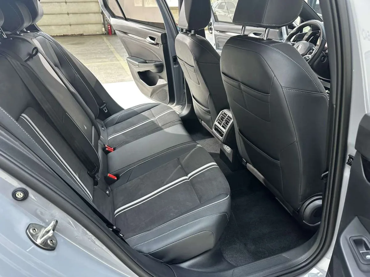 Volkswagen Golf 2022 года, снимок 20
