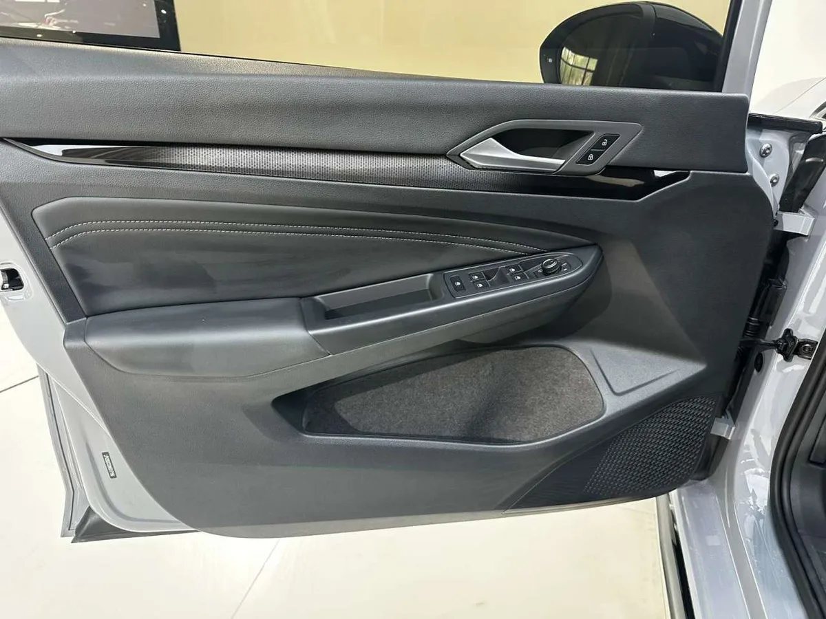 Volkswagen Golf 2022 года, снимок 23