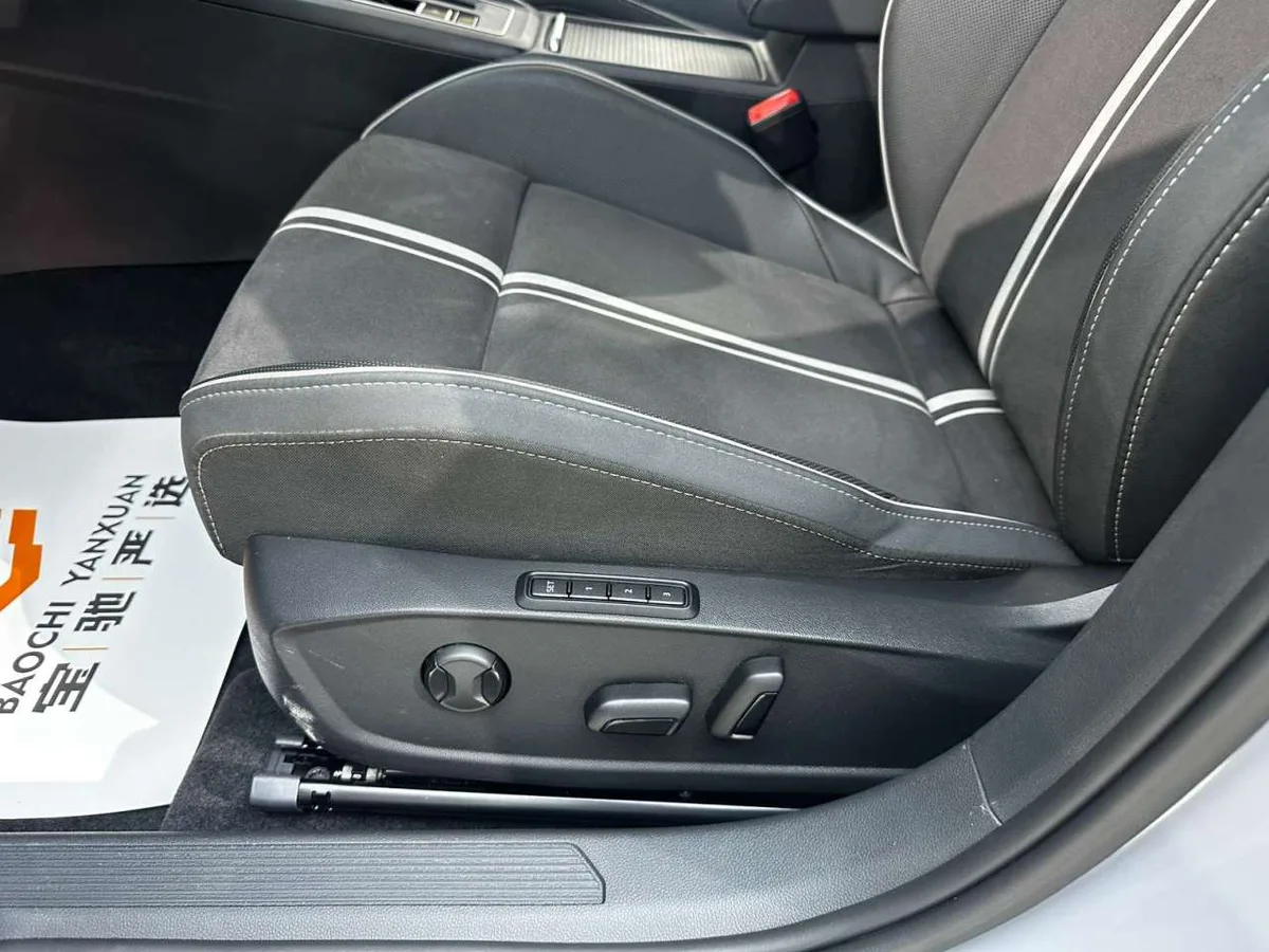 Volkswagen Golf 2022 года, снимок 27