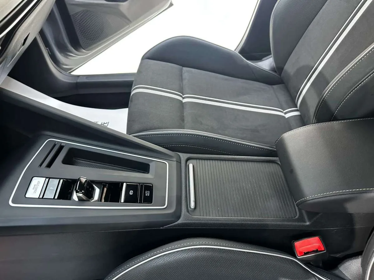 Volkswagen Golf 2022 года, снимок 30