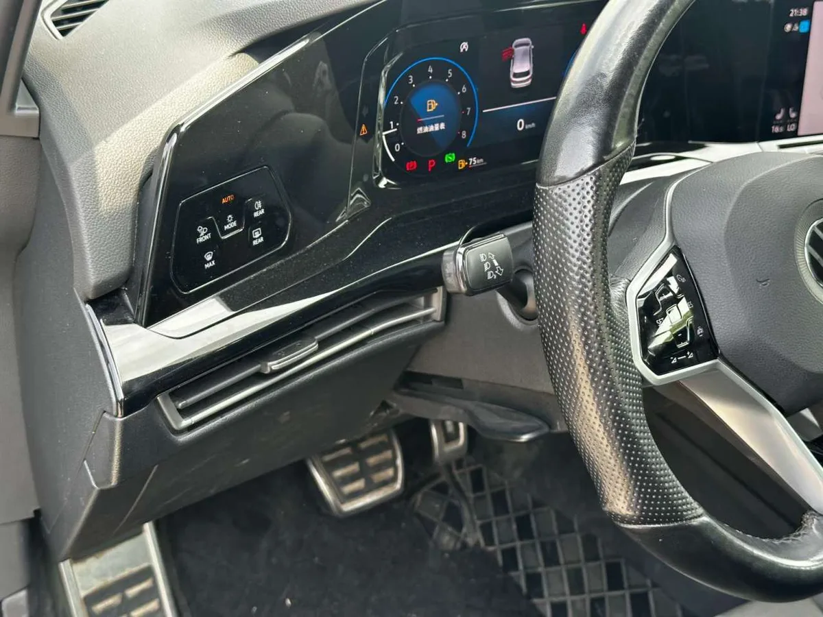Volkswagen Golf 2023 года, снимок 17