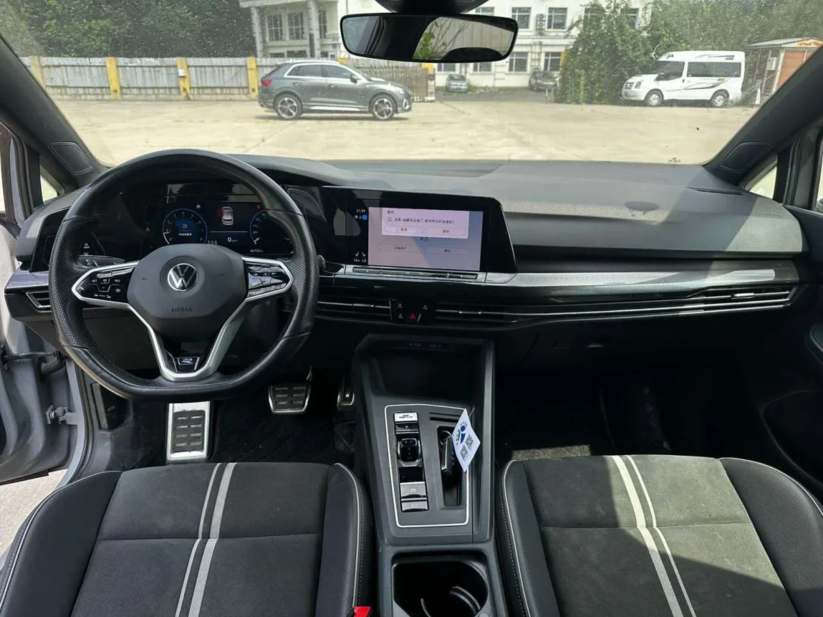 Volkswagen Golf 2023 года, снимок 19