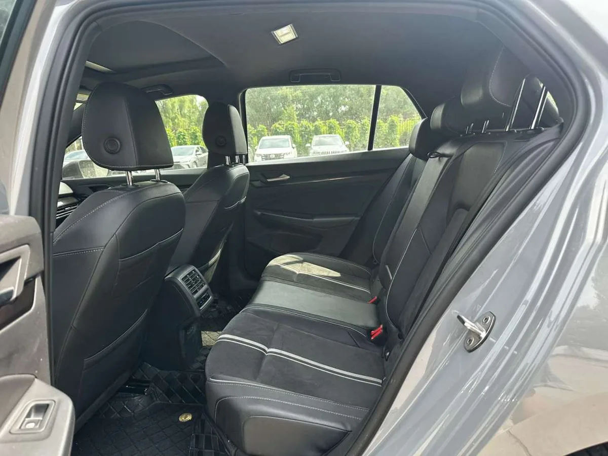 Volkswagen Golf 2023 года, снимок 20
