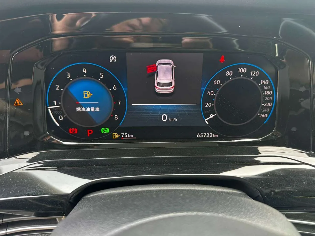 Volkswagen Golf 2023 года, снимок 21