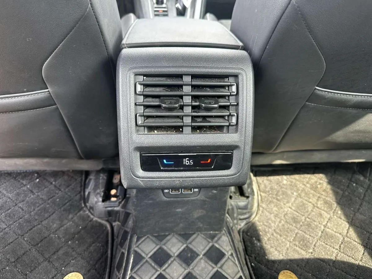 Volkswagen Golf 2023 года, снимок 24