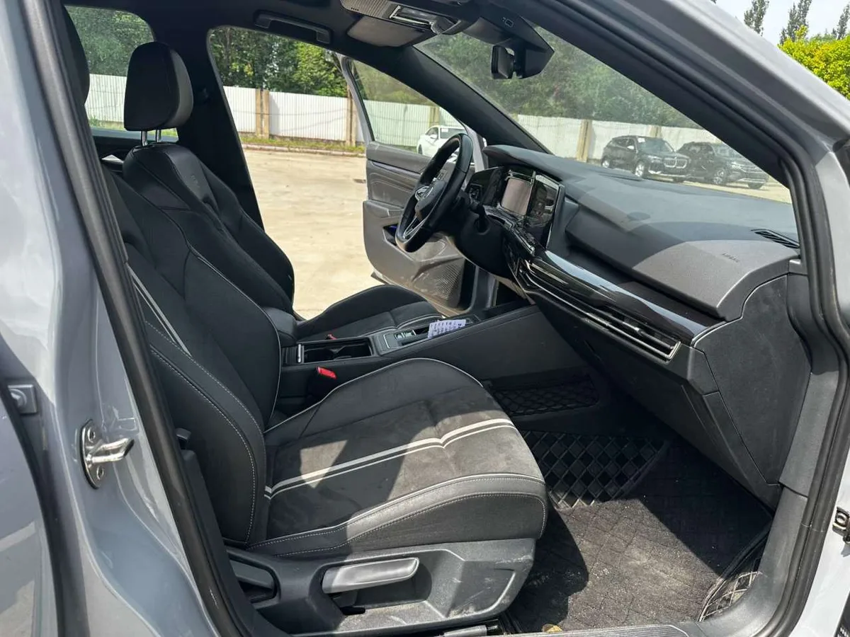 Volkswagen Golf 2023 года, снимок 28