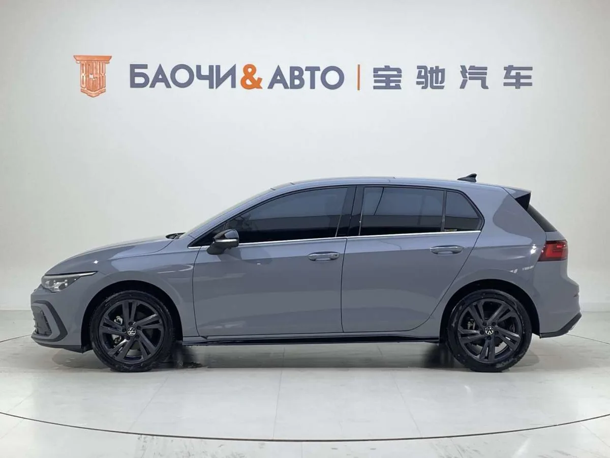 Volkswagen Golf 2023 года, снимок 2