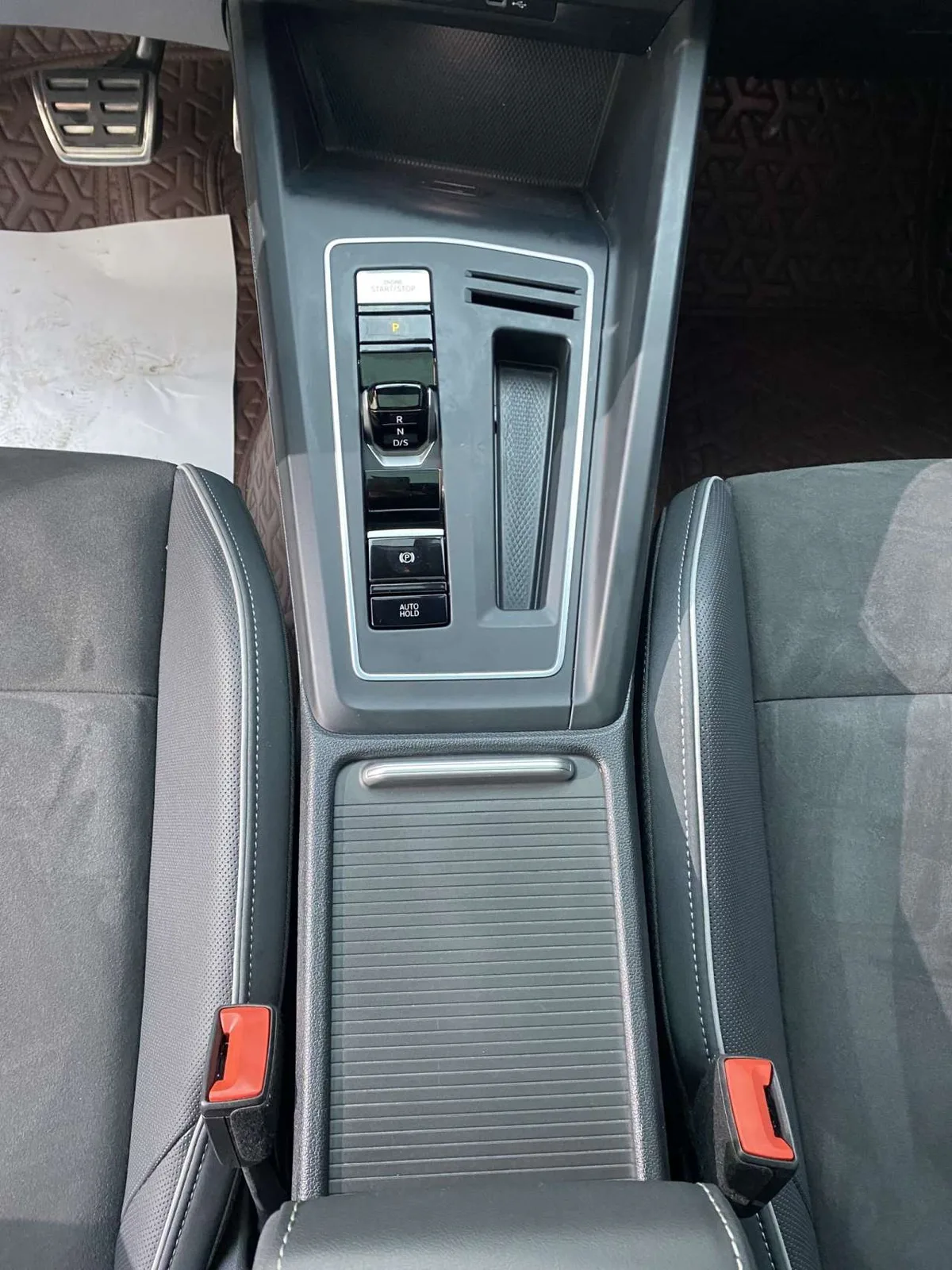 Volkswagen Golf 2023 года, снимок 9