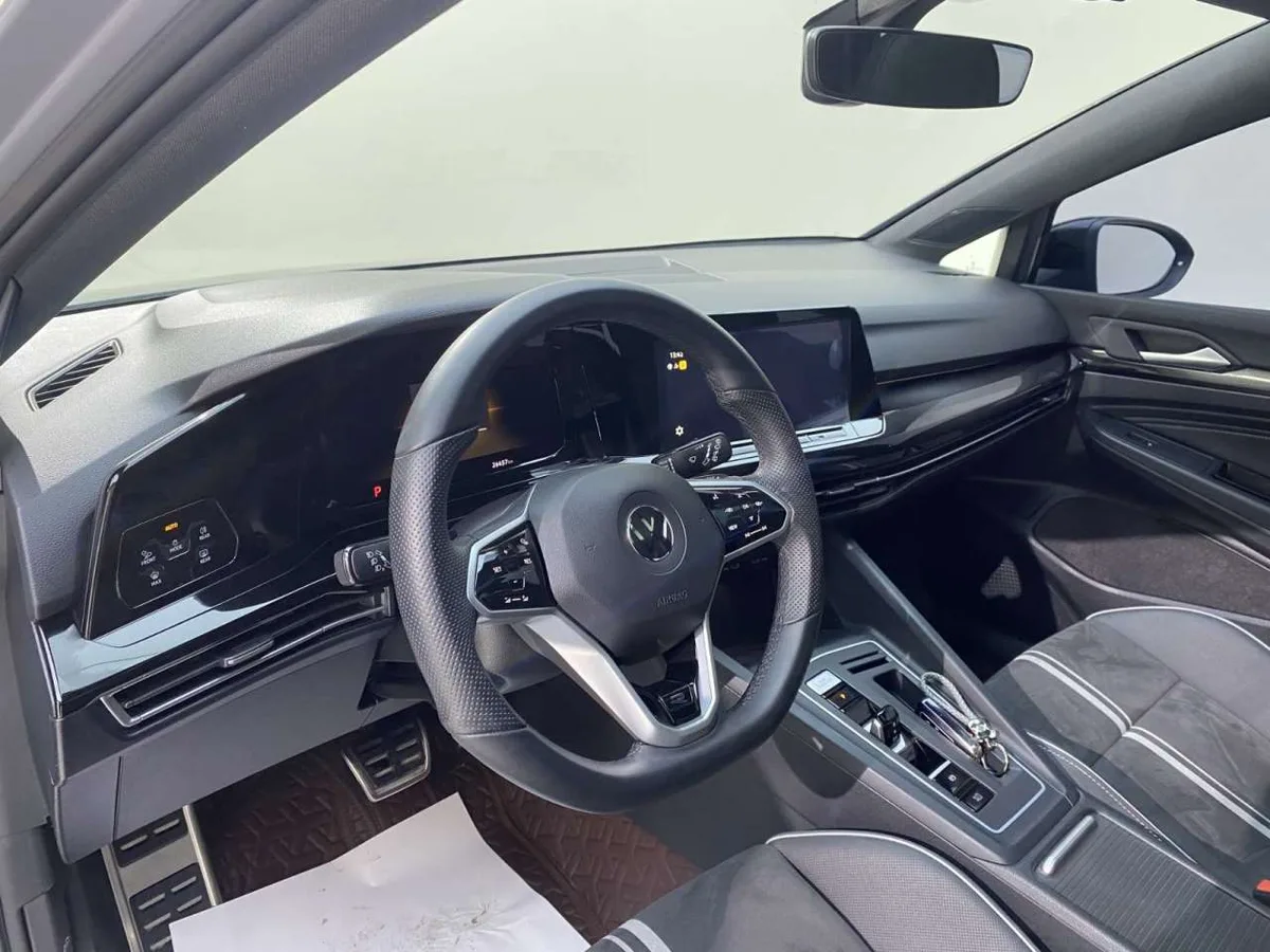 Volkswagen Golf 2023 года, снимок 11