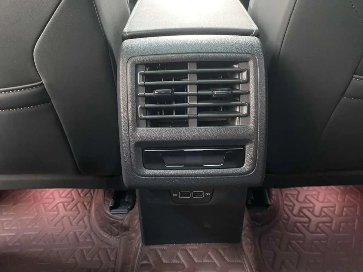 Volkswagen Golf 2023 года, снимок 13