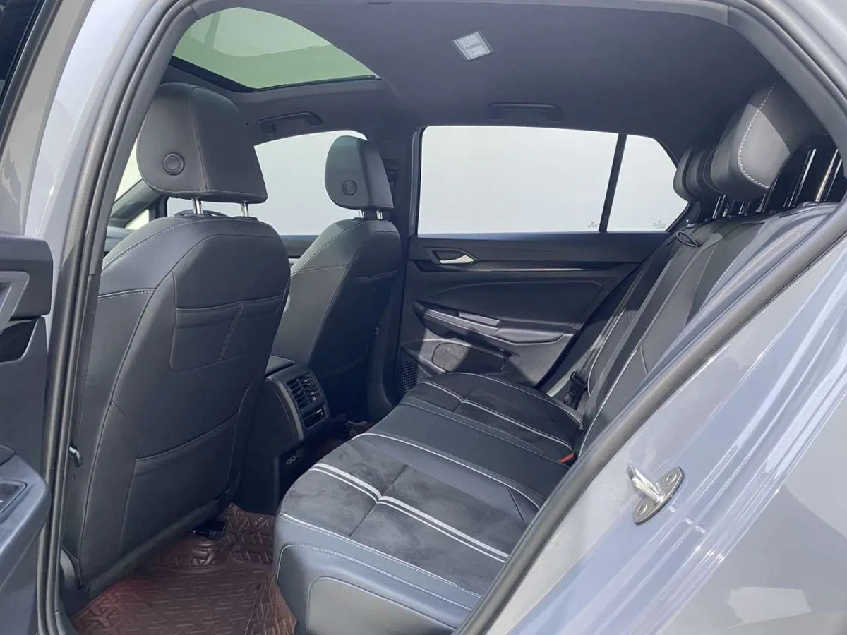 Volkswagen Golf 2023 года, снимок 14