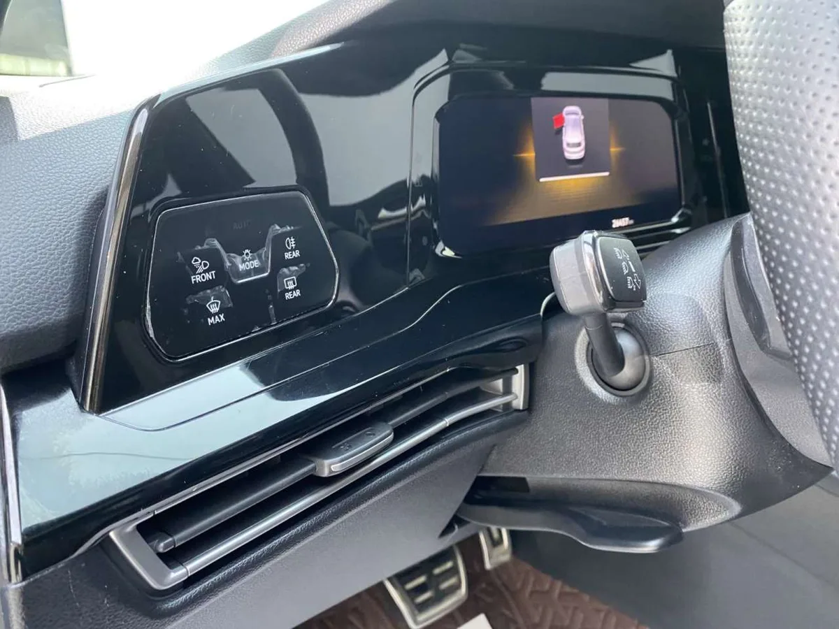 Volkswagen Golf 2023 года, снимок 17
