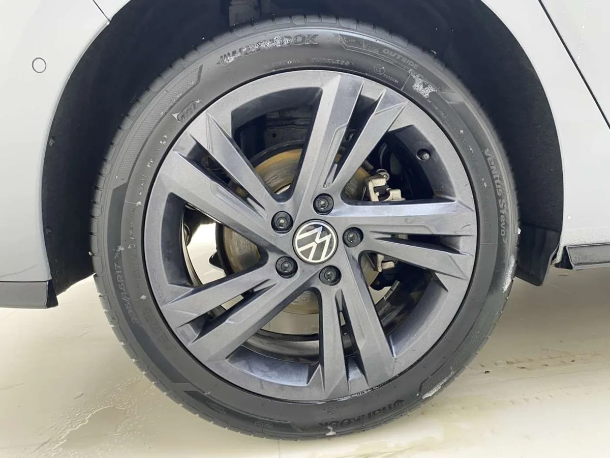 Volkswagen Golf 2023 года, снимок 27