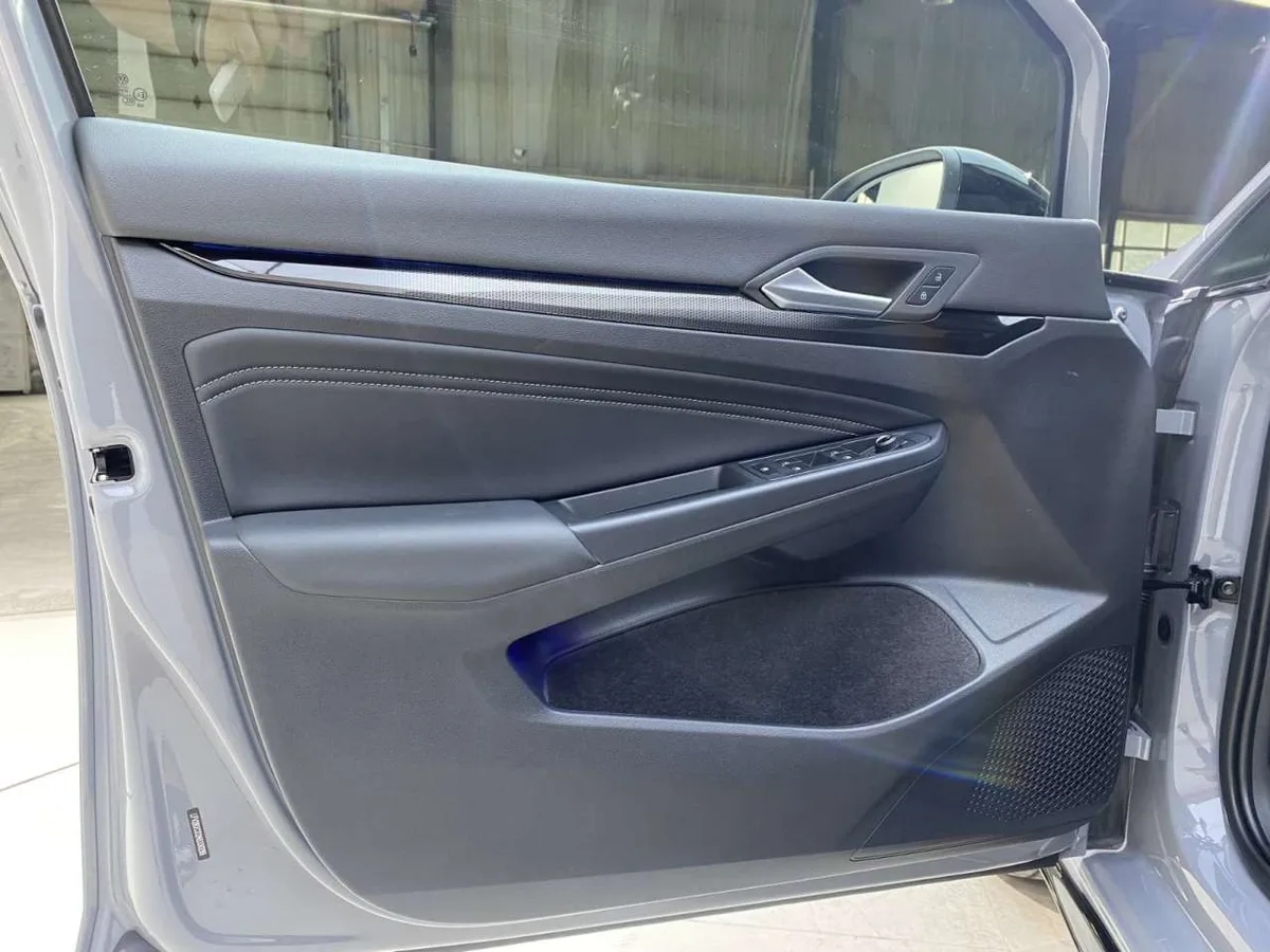 Volkswagen Golf 2023 года, снимок 15