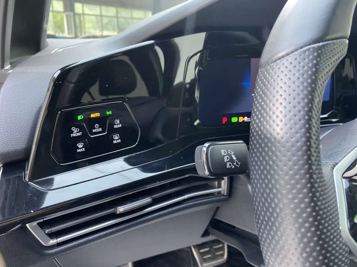 Volkswagen Golf 2023 года, снимок 21