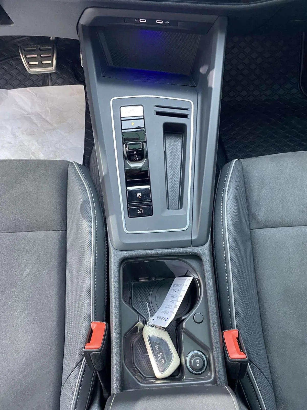 Volkswagen Golf 2023 года, снимок 24