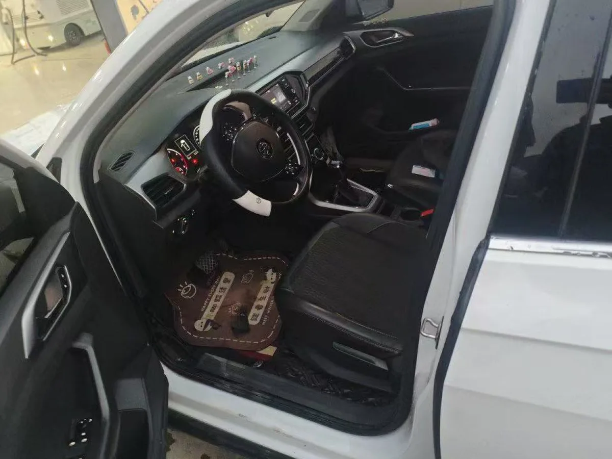 Volkswagen T-Cross 2020 года, снимок 5
