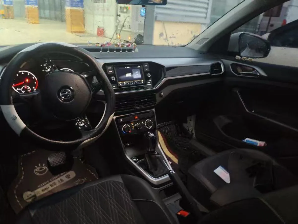 Volkswagen T-Cross 2020 года, снимок 7