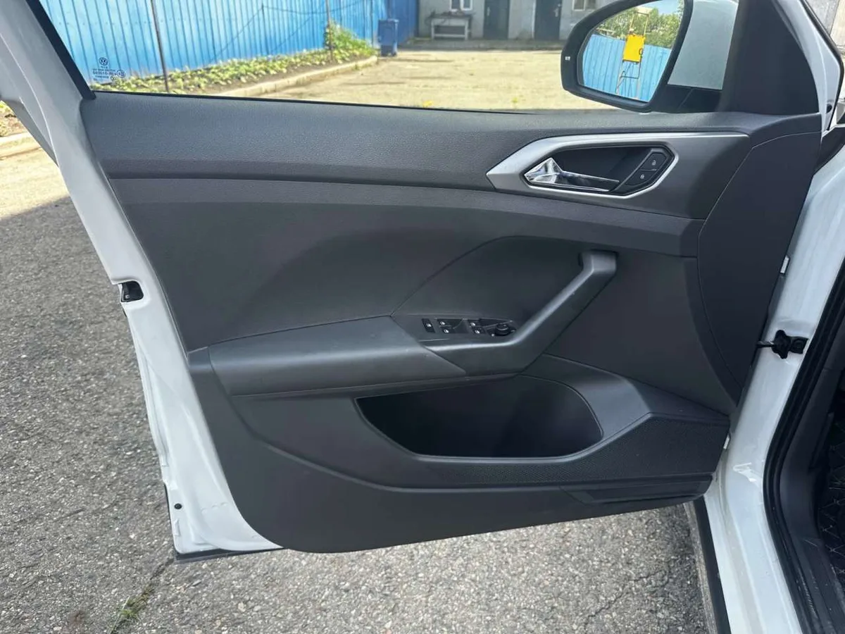 Volkswagen T-Cross 2023 года, снимок 9