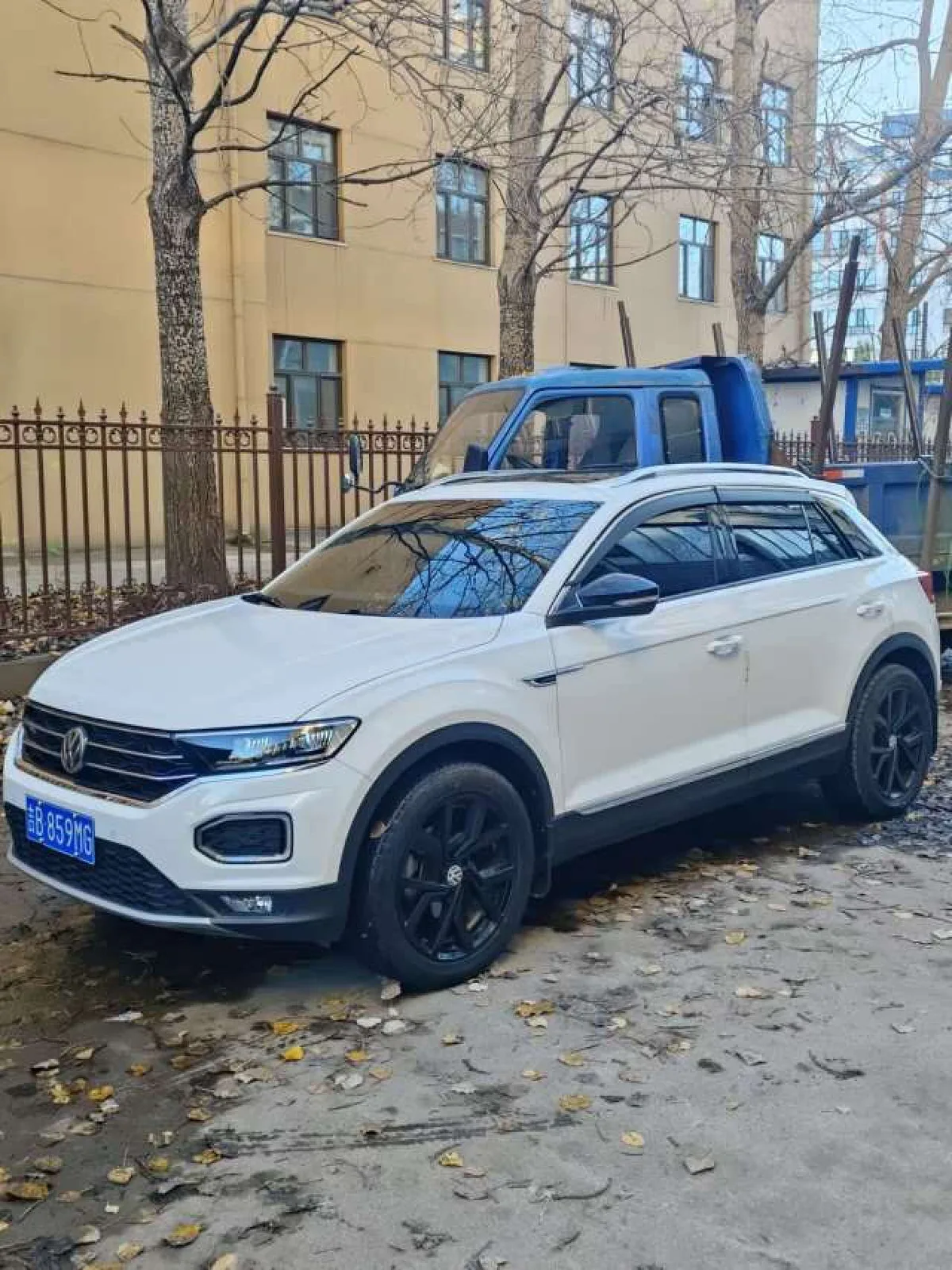 Volkswagen T-Roc 2019 года, снимок 2