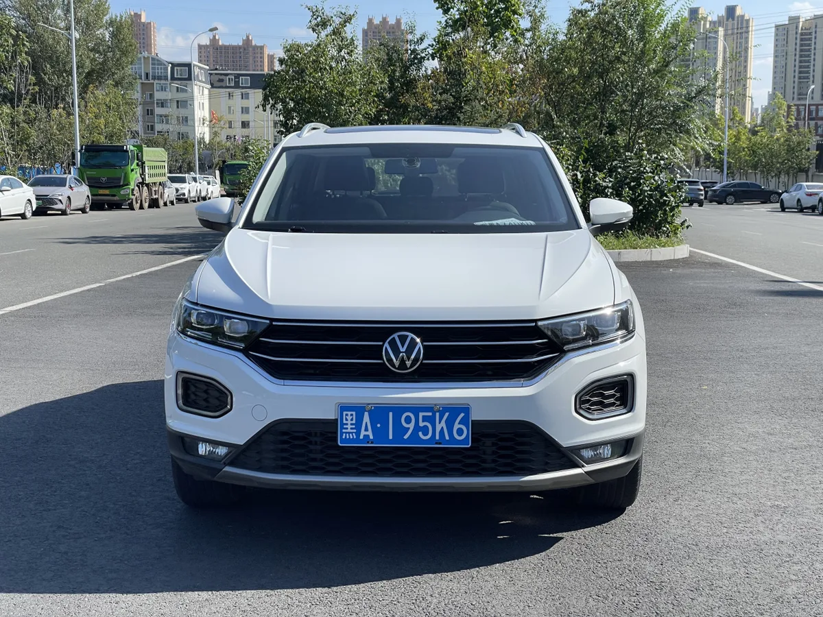 Volkswagen T-Roc 2021 года, снимок 2