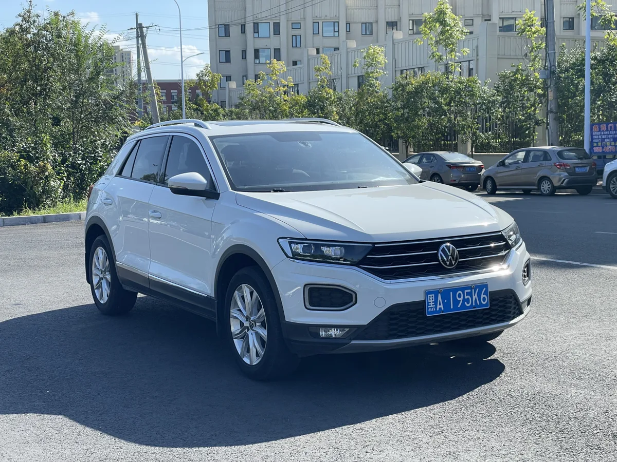 Volkswagen T-Roc 2021 года, снимок 3